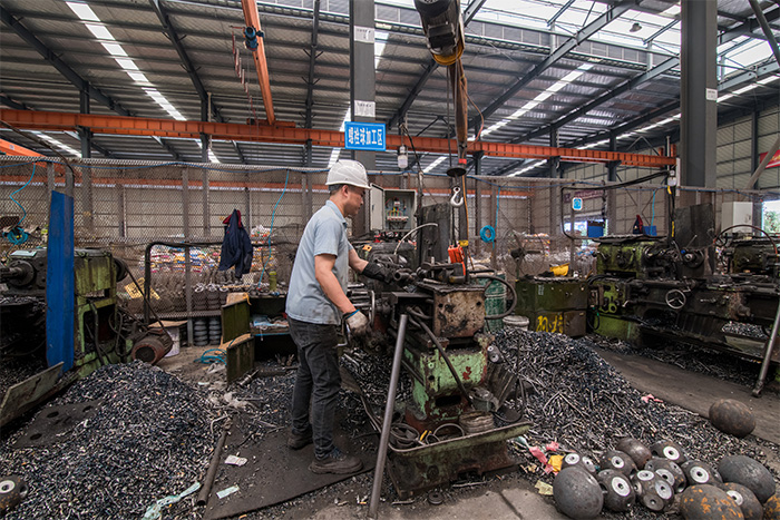 扬州网架配件-螺栓球加工车间